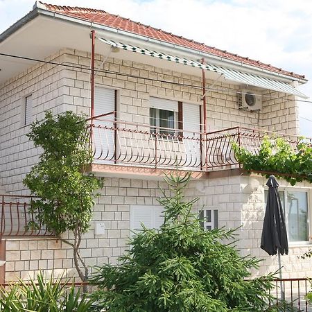 Apartment Nives Trogir Exteriör bild
