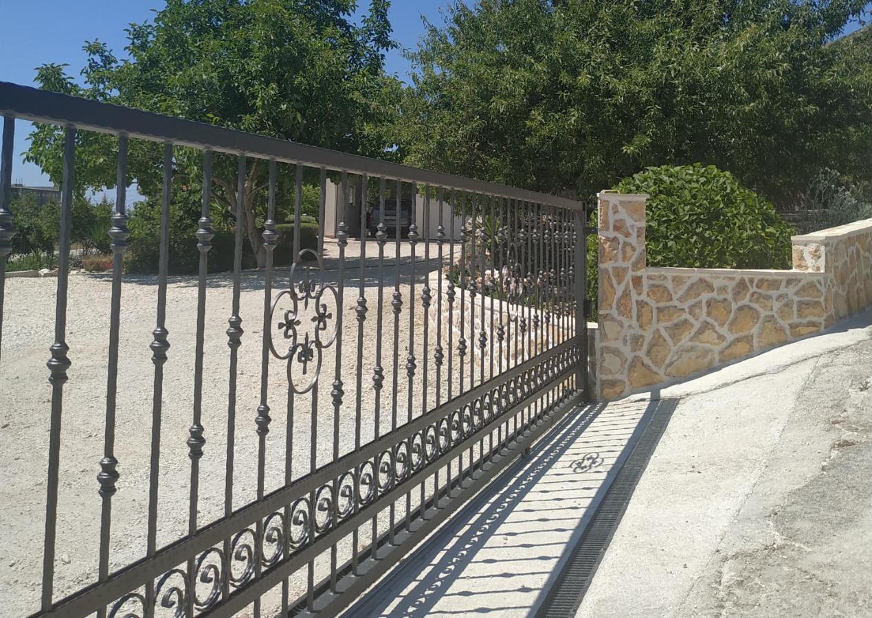 Apartment Nives Trogir Exteriör bild