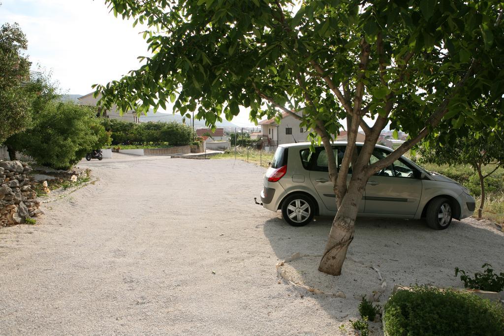 Apartment Nives Trogir Exteriör bild