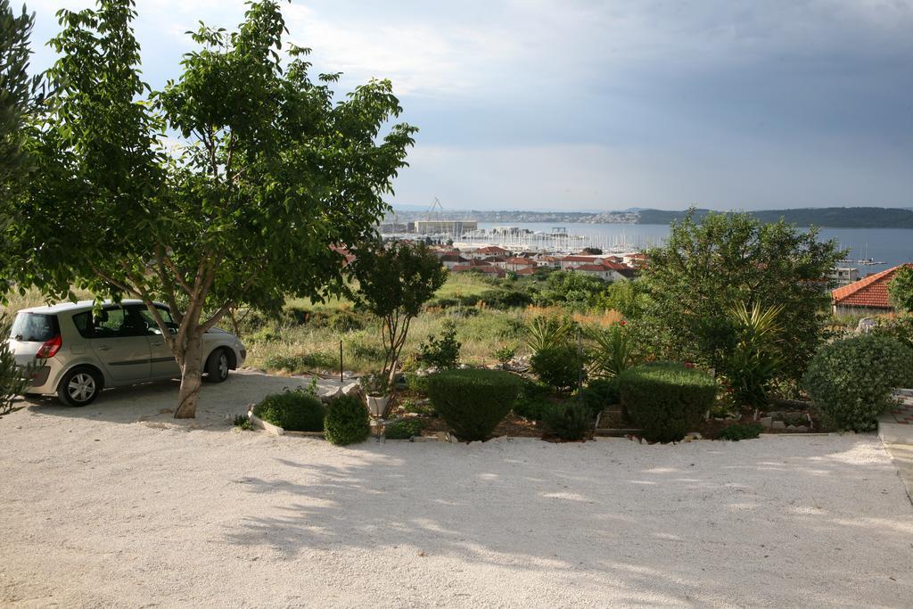 Apartment Nives Trogir Exteriör bild