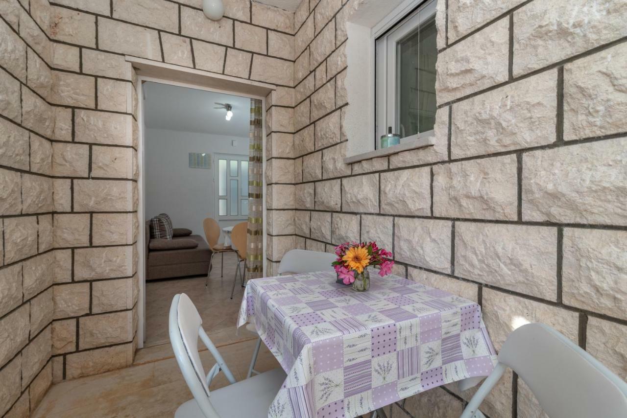 Apartment Nives Trogir Exteriör bild