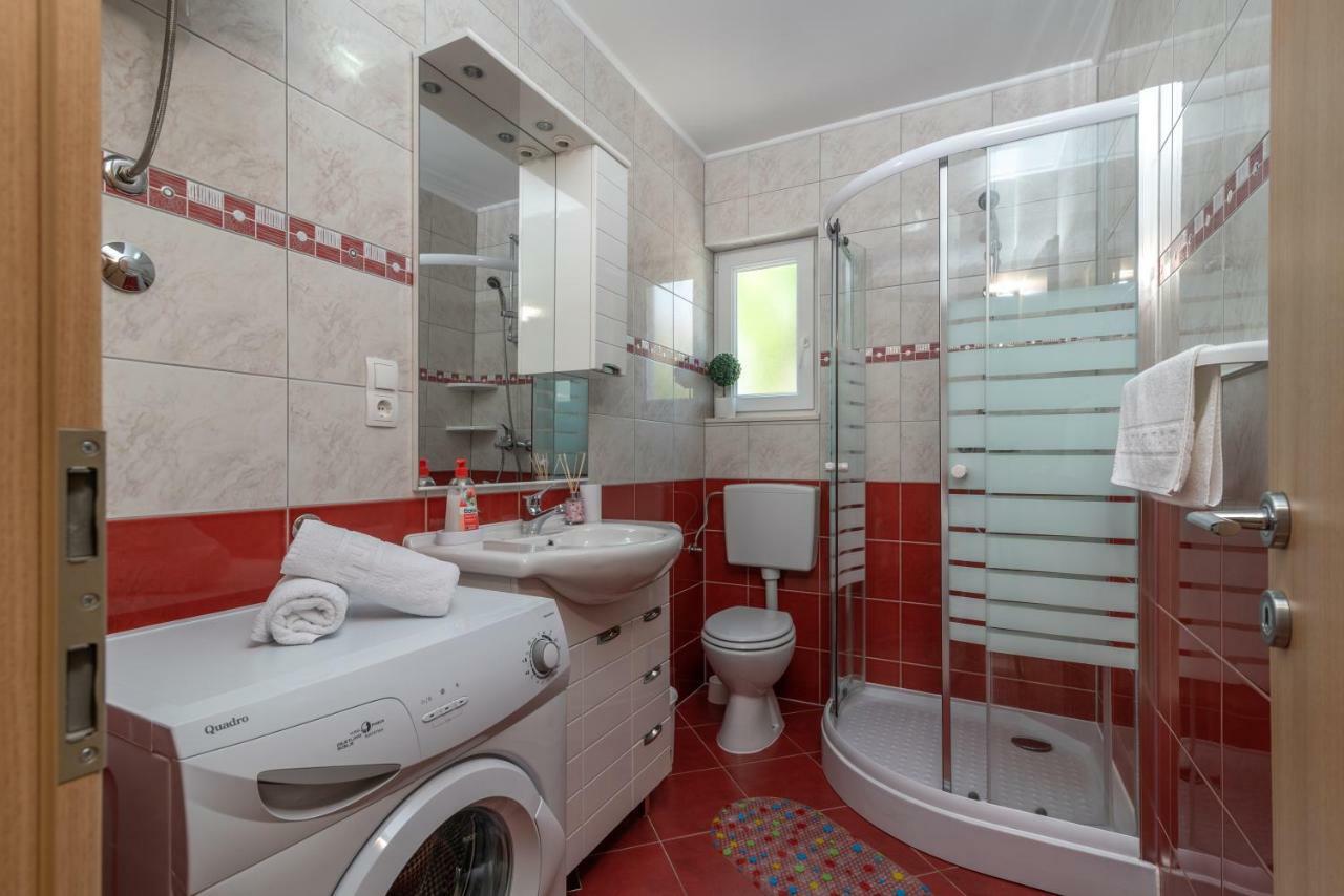 Apartment Nives Trogir Exteriör bild