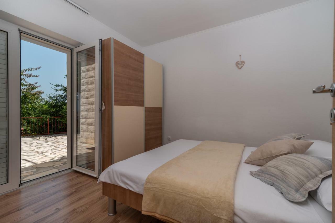 Apartment Nives Trogir Exteriör bild