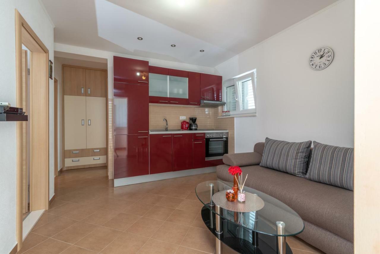 Apartment Nives Trogir Exteriör bild