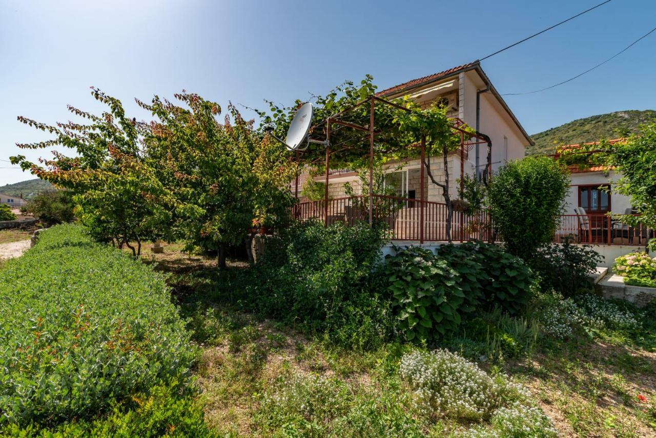 Apartment Nives Trogir Exteriör bild