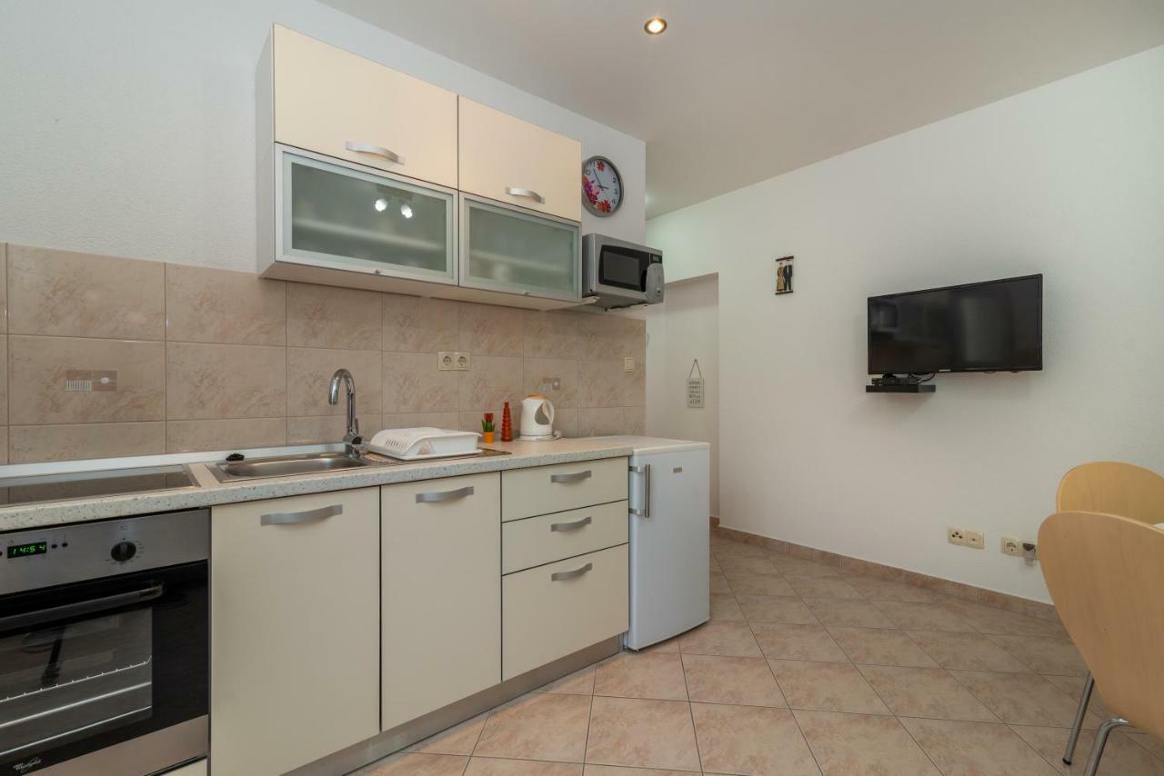 Apartment Nives Trogir Exteriör bild