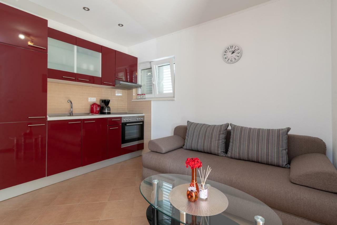 Apartment Nives Trogir Exteriör bild